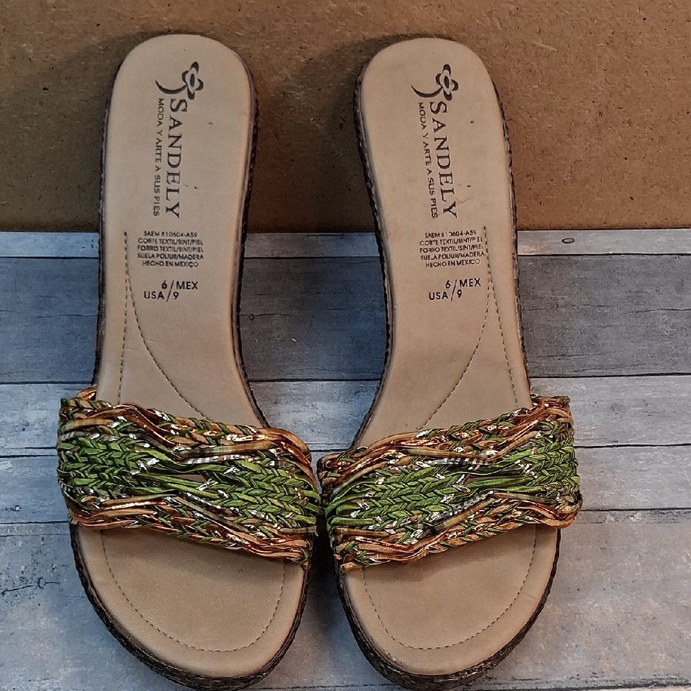 Sandely Green and Tan Braided Slide Sandals  Size 9